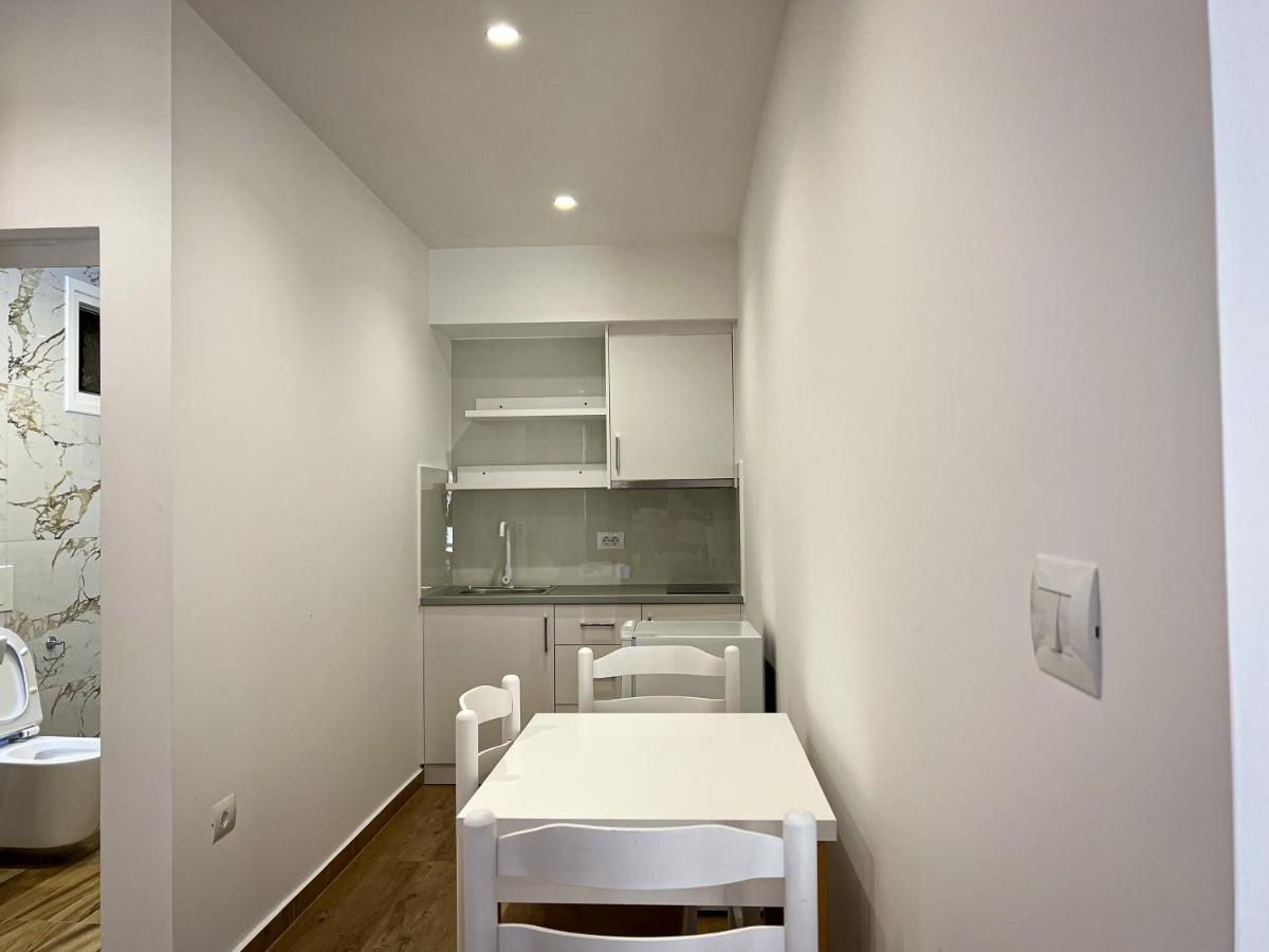 Klea B Apartments Sarandë Exterior foto