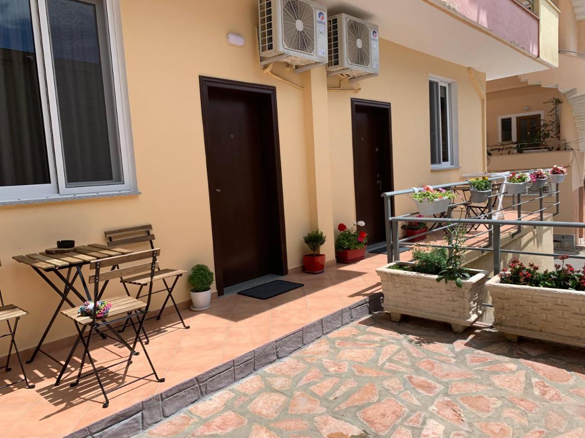 Klea B Apartments Sarandë Exterior foto